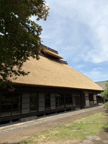 小谷屋根
茅葺き屋根